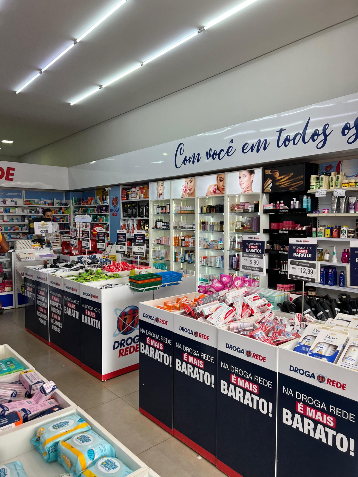 Corredores da farmácia